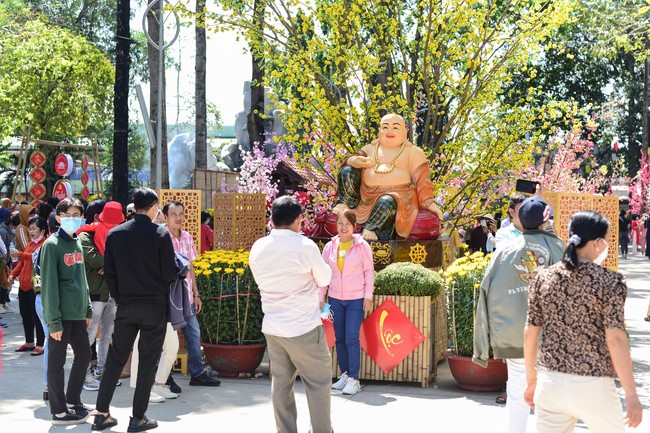 Chùm ảnh mồng một Tết Nhâm Dần